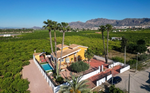 Villa in Correntías Medias – EE10888