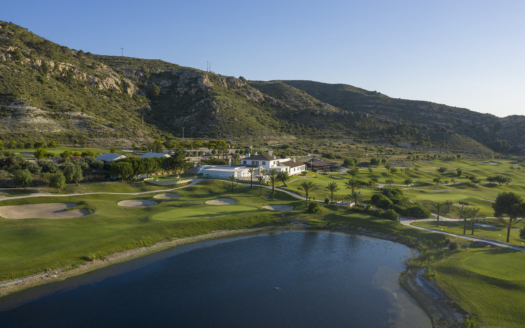 Golf real estate villa on the Costa Blanca overlooking a golf course