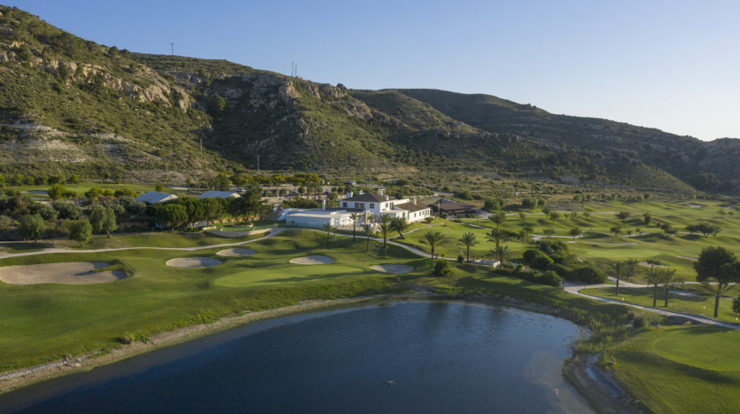 Golf real estate villa on the Costa Blanca overlooking a golf course