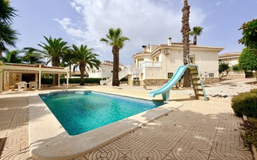 Villa à Ciudad Quesada – EE13215