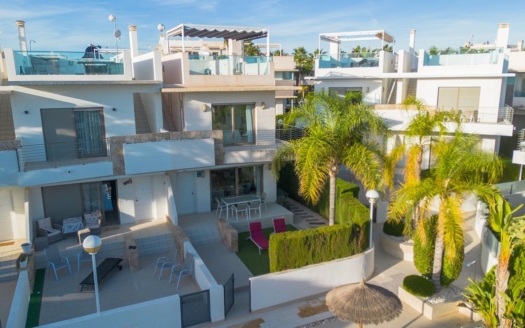 Dwupoziomowy w Ciudad Quesada – EE13075