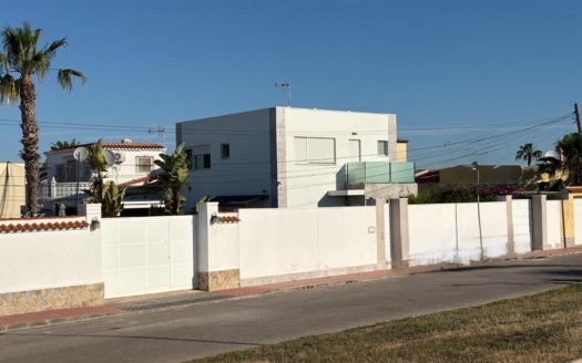 Villa i Torrevieja – EE12552