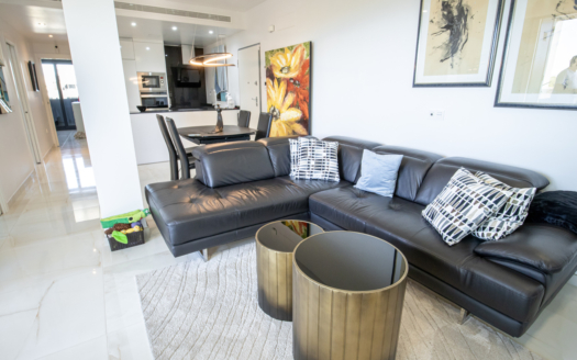 Penthouse Penthouse in Los Altos – EE12422