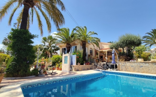 Villa à Ciudad Quesada – EE12556