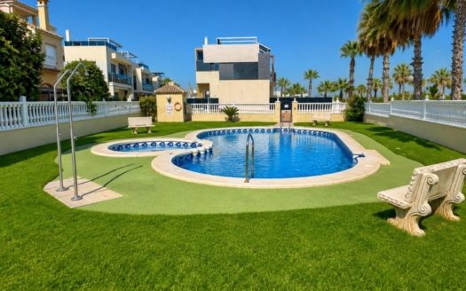 Bungalow in Orihuela Costa – EE13446