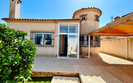 Villa i Torrevieja – EE13525