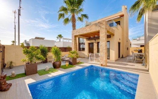 Villa in Ciudad Quesada – EE12574