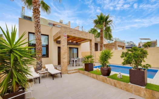Villa in Ciudad Quesada – EE12574