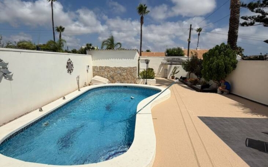 Villa in Cabo Roig – EE13404