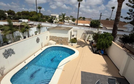Villa in Cabo Roig – EE13404