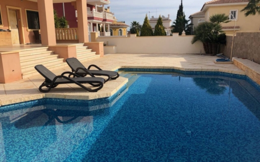 Villa in Ciudad Quesada – EE13355