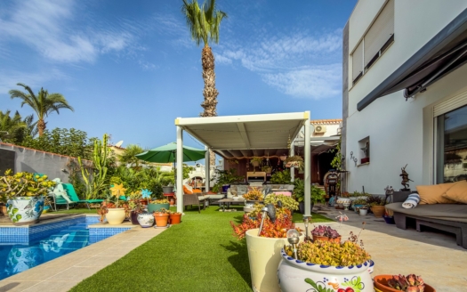 Villa in Torrevieja – EE13571