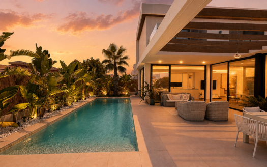 Villa in Cabo Roig – EE13438