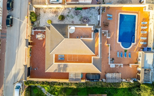 Villa in Torrevieja – EE13567