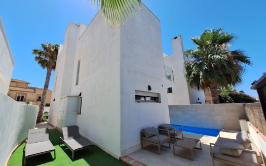 Villa in Torrevieja – EE13029