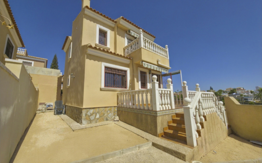 Villa in Villamartin – EE13535