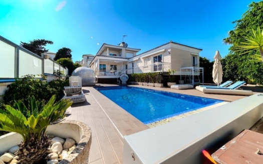 Villa i Torrevieja – EE13368