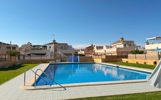 Kvadratbolig i Torrevieja – EE13150