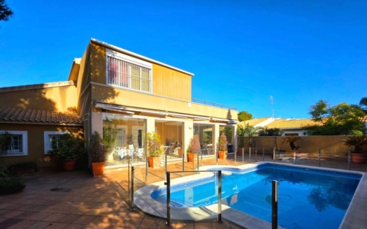 Town House in Orihuela Costa – EE13373