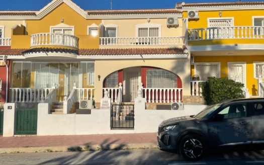 Maison de ville à Ciudad Quesada – EE12485