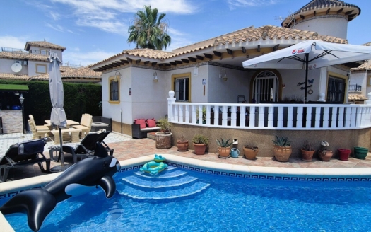 Villa à Villamartin – EE13024