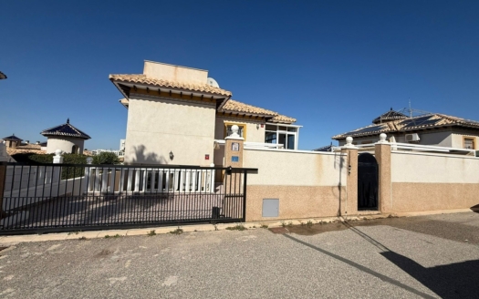 Villa in Orihuela Costa – EE13584
