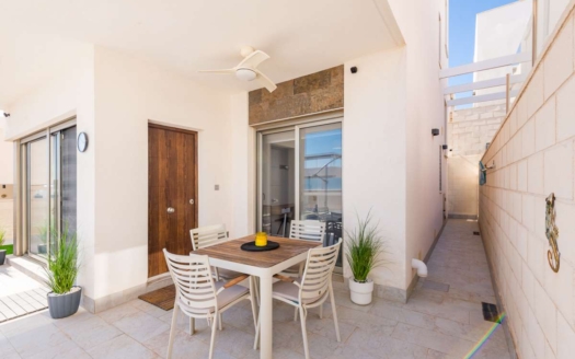 Villa en Orihuela Costa – EE13153