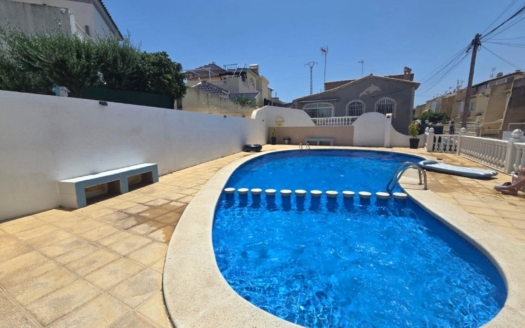 Radhus i Torrevieja – EE13211