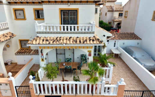 Rekkehus i Cabo Roig – EE13510
