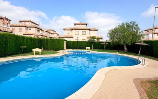 Rekkehus i Cabo Roig – EE13510