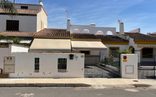 Casa adosada en Torre de La Horadada – EE9229