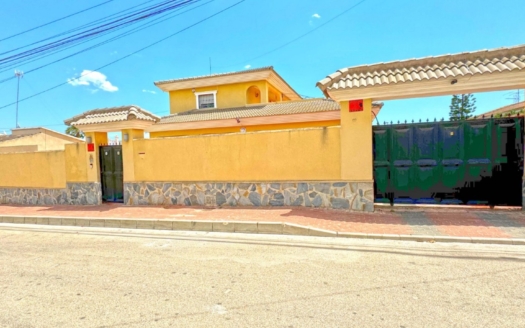 Villa in Torrevieja – EE9693