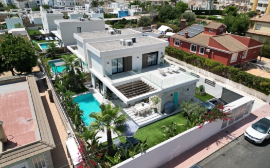 Villa in Orihuela Costa – EE13437