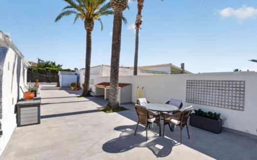 Villa i Torrevieja – EE12280