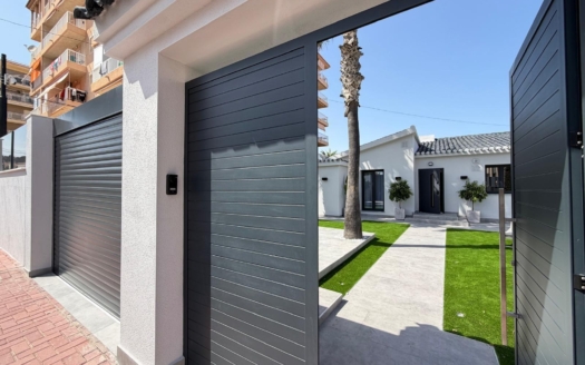Villa in Torrevieja – EE13521