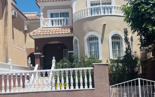 Villa en Orihuela Costa – EE13124