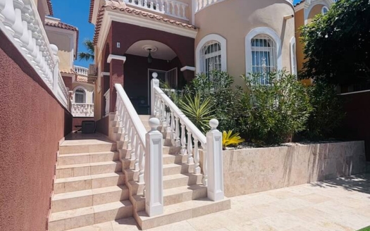 Villa en Orihuela Costa – EE13124