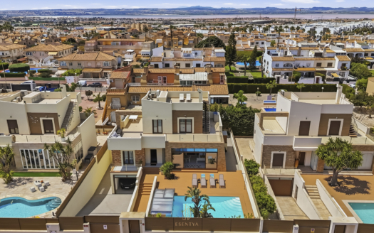 Luxury villa in Aguas Nuevas, Torrevieja – EE12267
