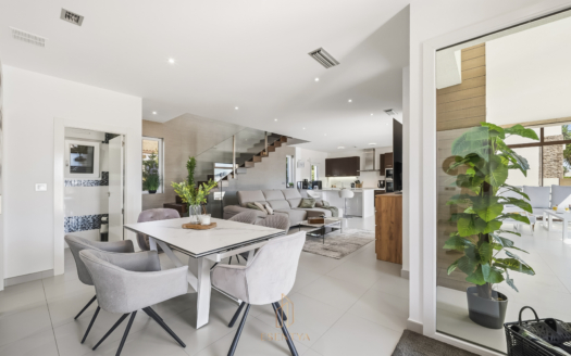 Luxury villa in Aguas Nuevas, Torrevieja – EE12267