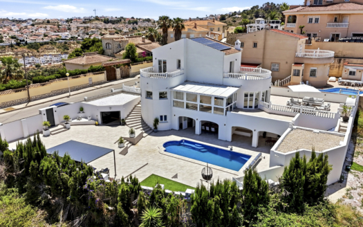 Stunning villa with a truly magnificent view – EE13614