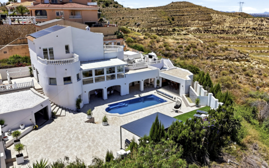 Stunning villa with a truly magnificent view – EE13614
