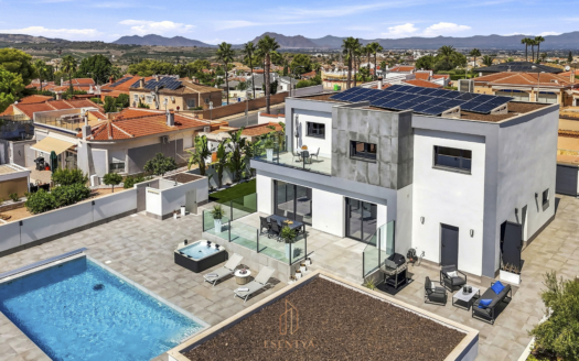 Exclusive Luxury Villa in the Heart of Ciudad Quesada – Uncompromising Quality and Modern Comfort – EE13609