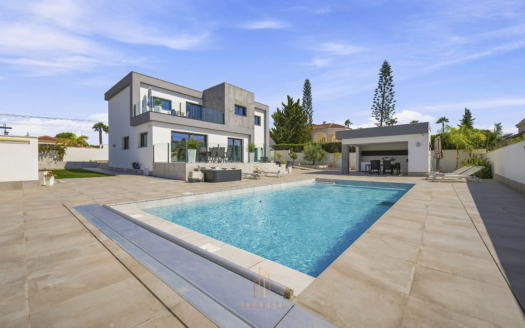 Exclusive Luxury Villa in the Heart of Ciudad Quesada – Uncompromising Quality and Modern Comfort – EE13609