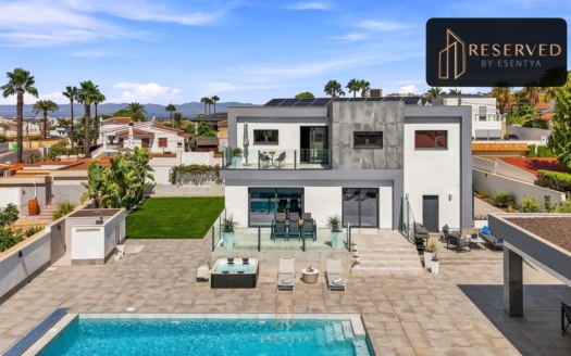 Exclusive Luxury Villa in the Heart of Ciudad Quesada – Uncompromising Quality and Modern Comfort – EE13609