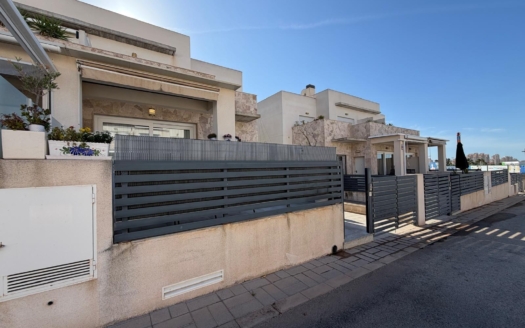 Town House in Torrevieja – EE13926
