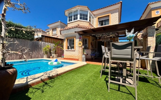 Villa in El Raso – EE13889