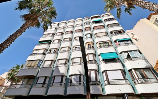 Appartement à Torrevieja – EE13749