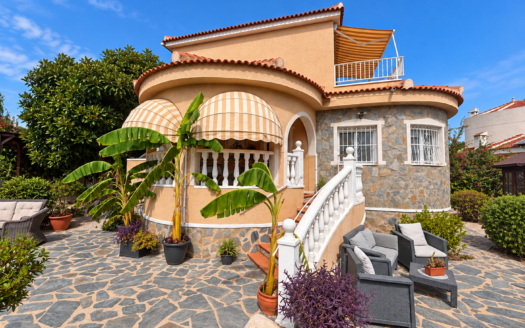 Villa à Ciudad Quesada – EE13933