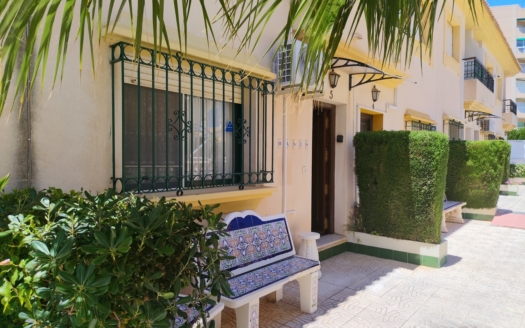 Town House in La Zenia – EE12493