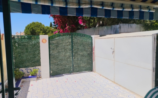 Town House in La Zenia – EE12493